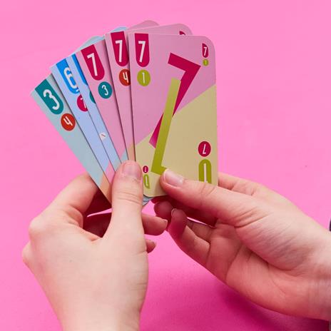 Asmodee – DNUP – Capovolgi le Carte e Cambia i Valori in Questo Gioco di Numeri e Strategia - 6