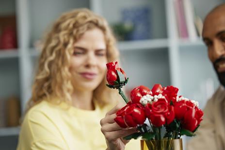 LEGO Botanicals (10328). Bouquet di Rose - 8